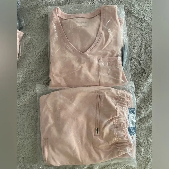 Jannu women uniform, Set size medium❤️ - Picture 1 of 1